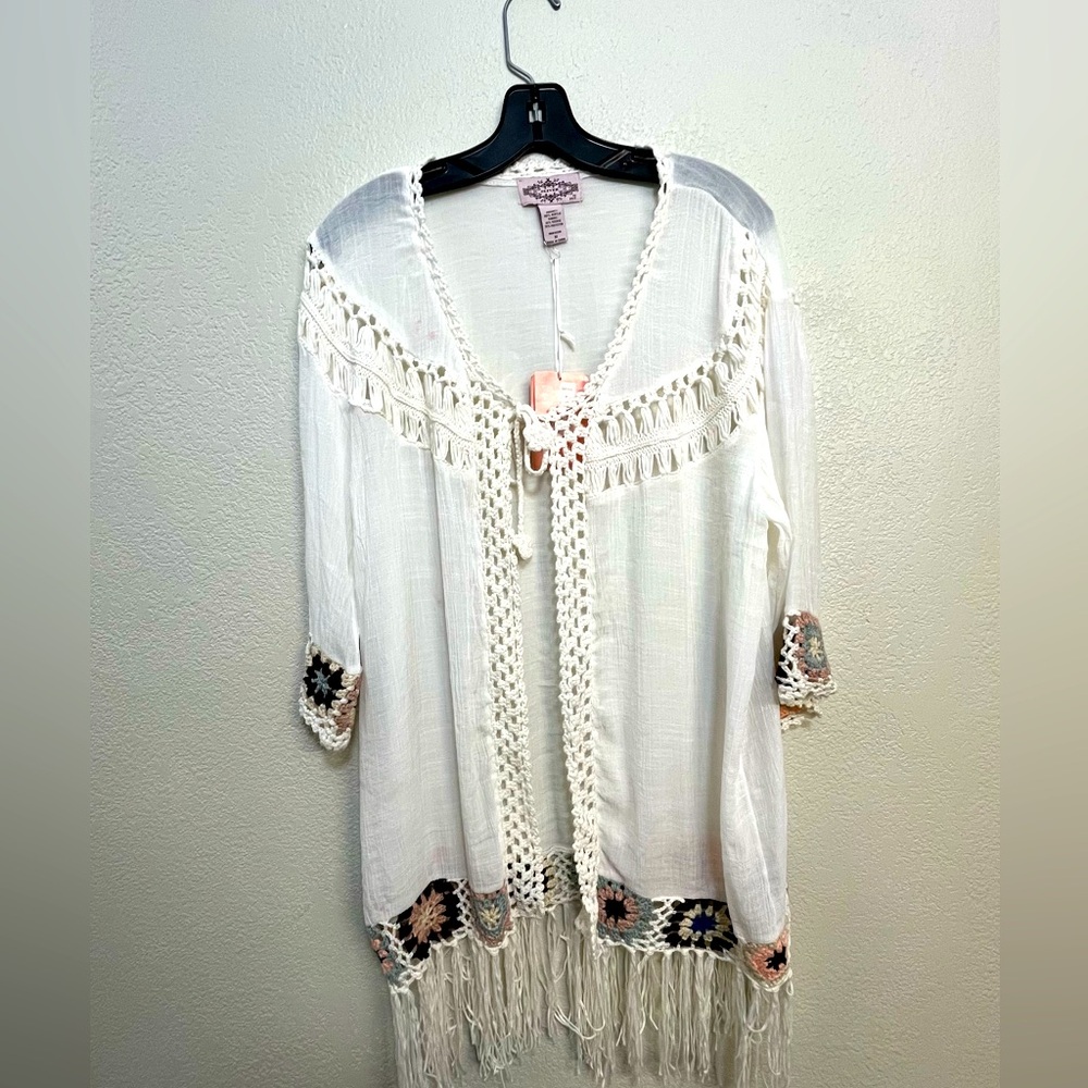 🌲3/$25 Oliver White Granny Square Kimono